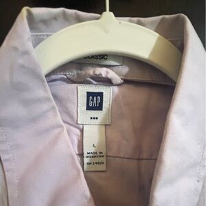 Gap Classic shirt. Stain on collar, size Large